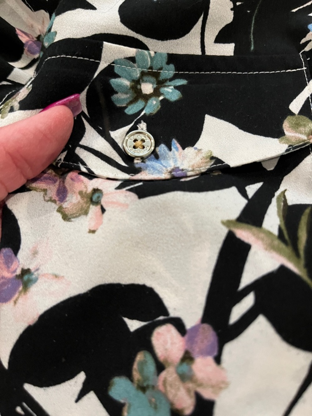 Tommy Hilfiger Black & White Floral Button-Up Shirt - Picture 5 of 5